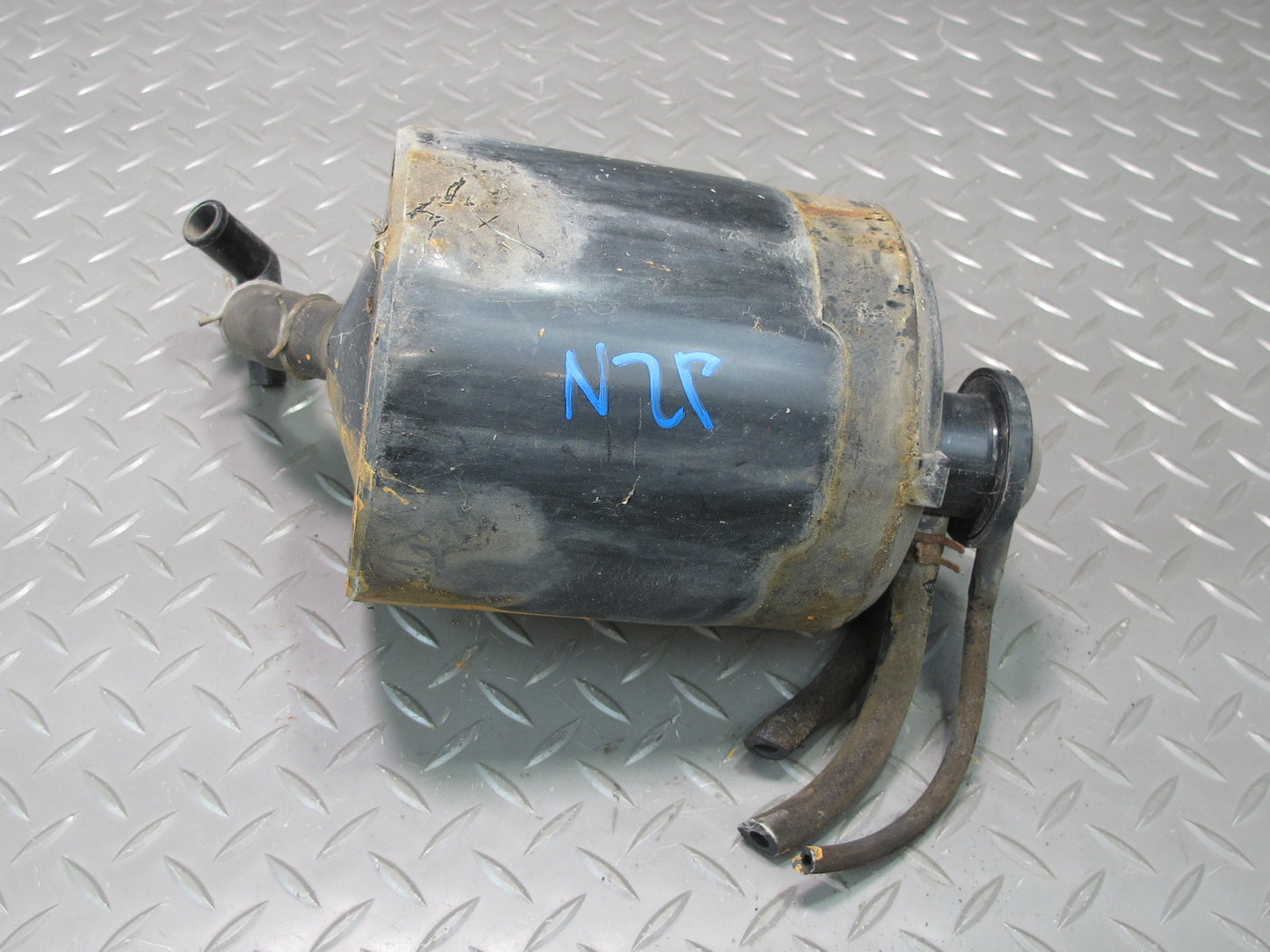 90-95 Nissan Z32 300ZX NA Fuel Evap Vapor Charcoal Canister 14950-30P01 OEM