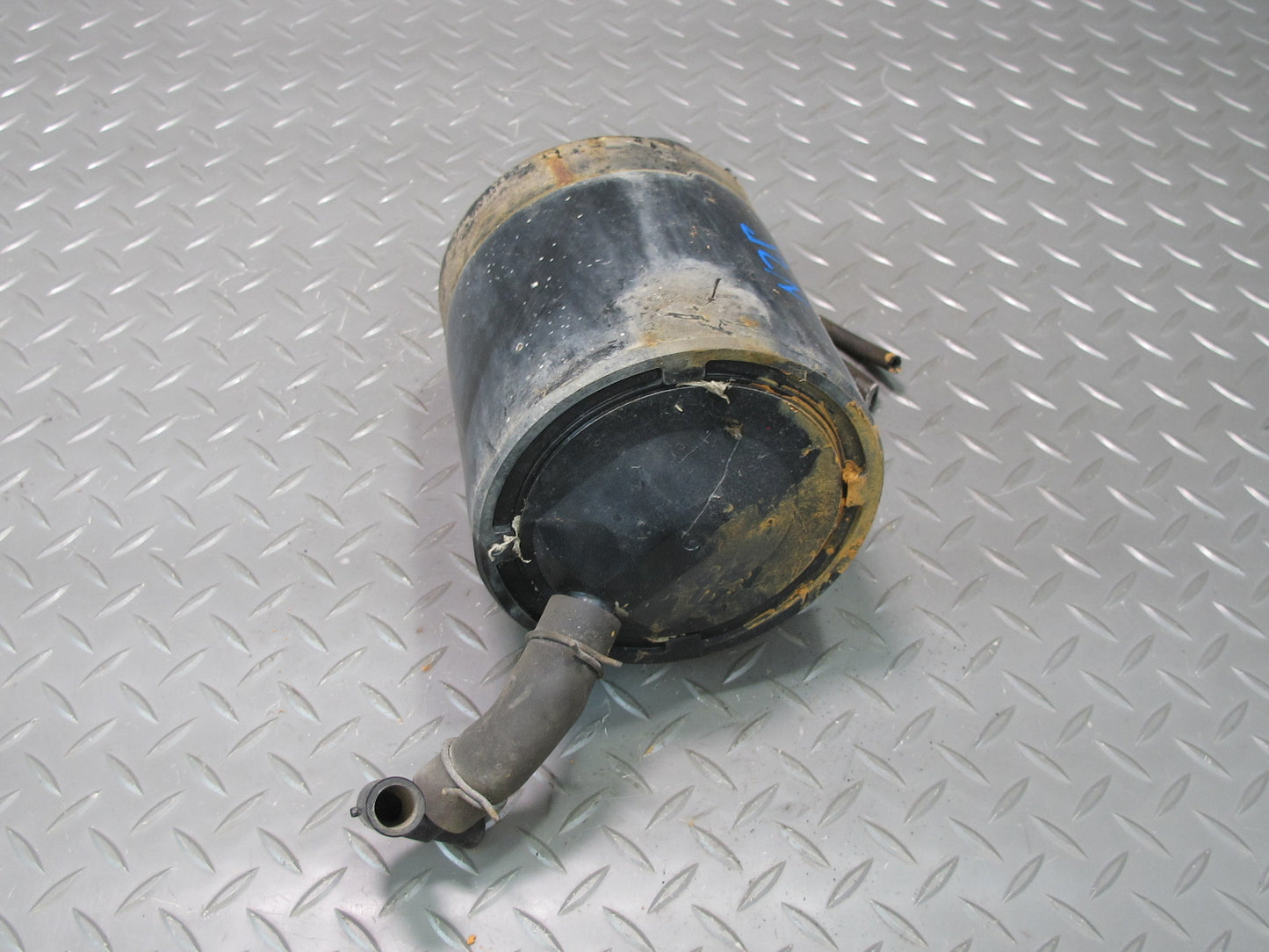 90-95 Nissan Z32 300ZX NA Fuel Evap Vapor Charcoal Canister 14950-30P01 OEM