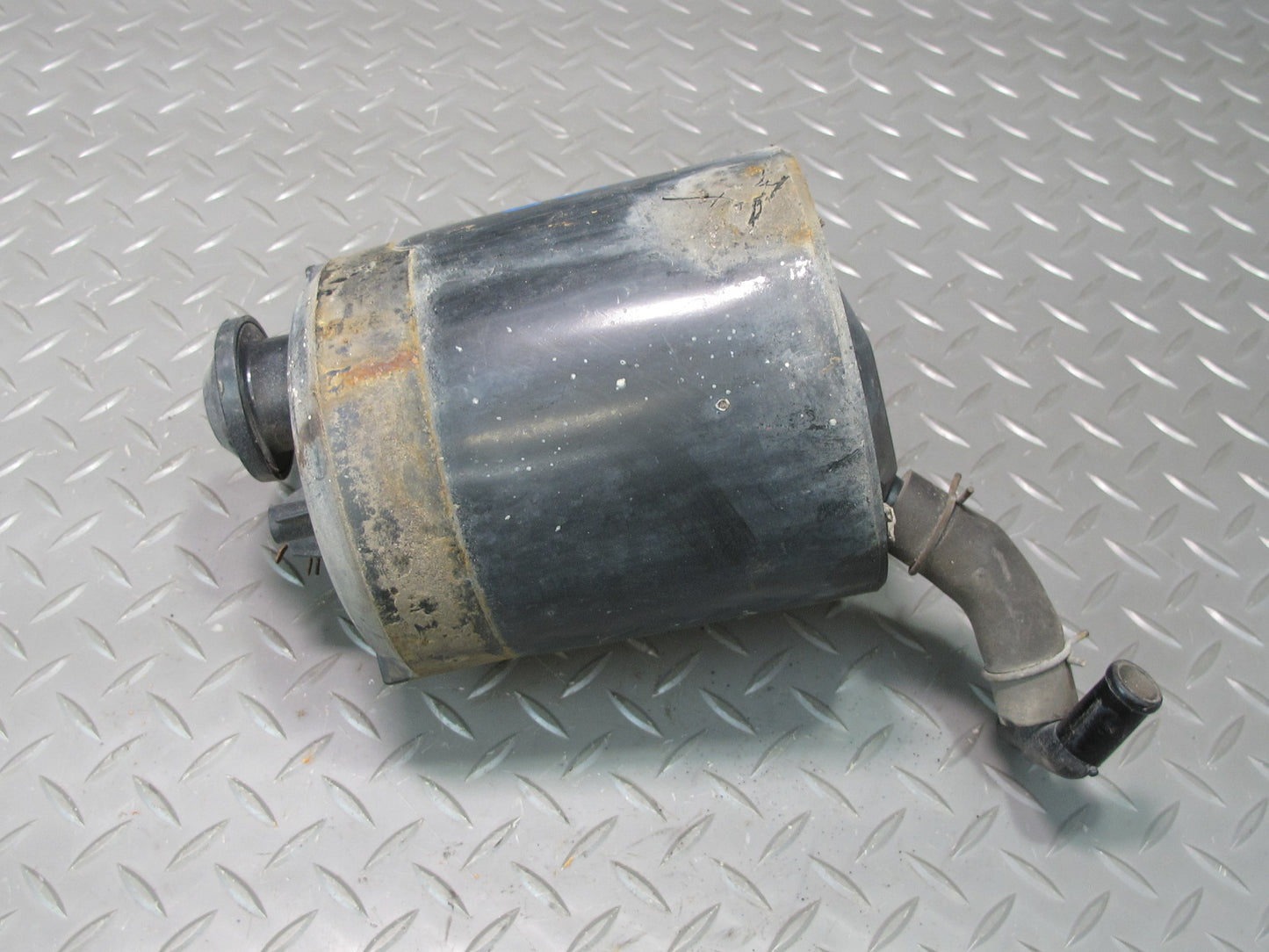 90-95 Nissan Z32 300ZX NA Fuel Evap Vapor Charcoal Canister 14950-30P01 OEM