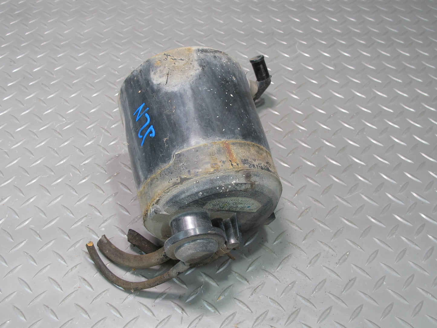 90-95 Nissan Z32 300ZX NA Fuel Evap Vapor Charcoal Canister 14950-30P01 OEM