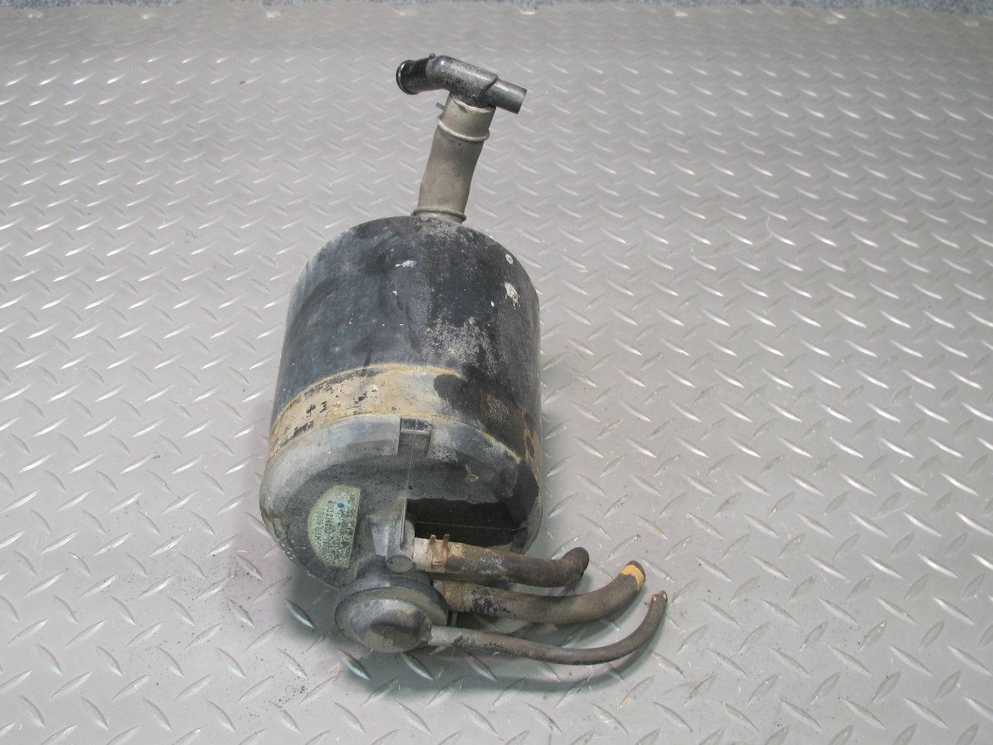 90-95 Nissan Z32 300ZX NA Fuel Evap Vapor Charcoal Canister 14950-30P01 OEM