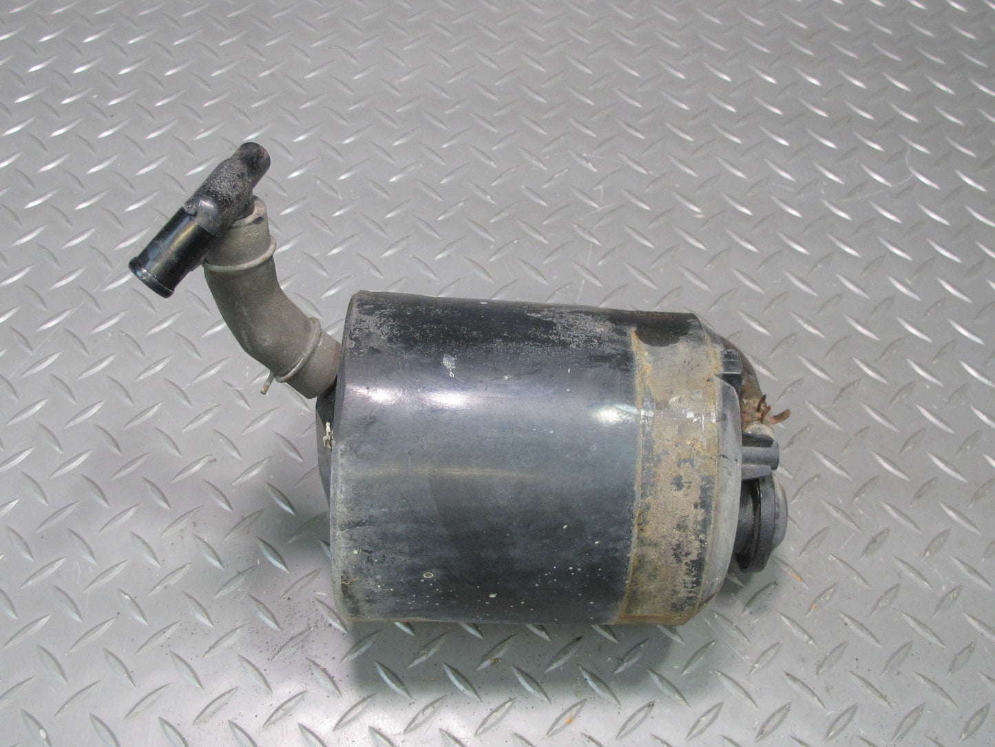 90-95 Nissan Z32 300ZX NA Fuel Evap Vapor Charcoal Canister 14950-30P01 OEM