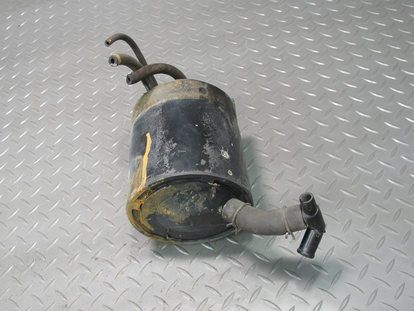 90-95 Nissan Z32 300ZX NA Fuel Evap Vapor Charcoal Canister 14950-30P01 OEM