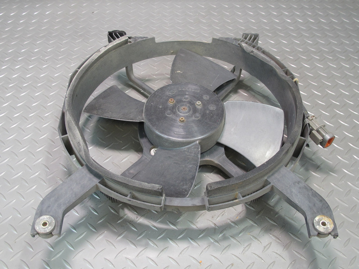 90-96 Nissan Z32 300ZX NON Turbo A/C Condenser 4 Blade Fan Motor OEM