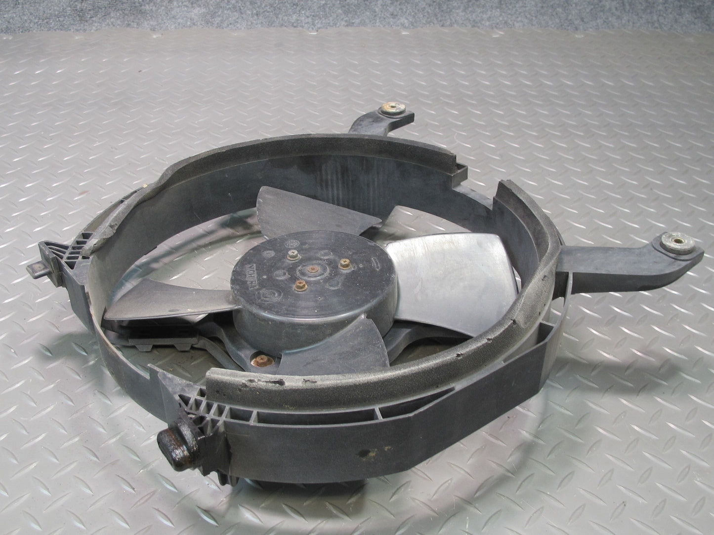 90-96 Nissan Z32 300ZX NON Turbo A/C Condenser 4 Blade Fan Motor OEM