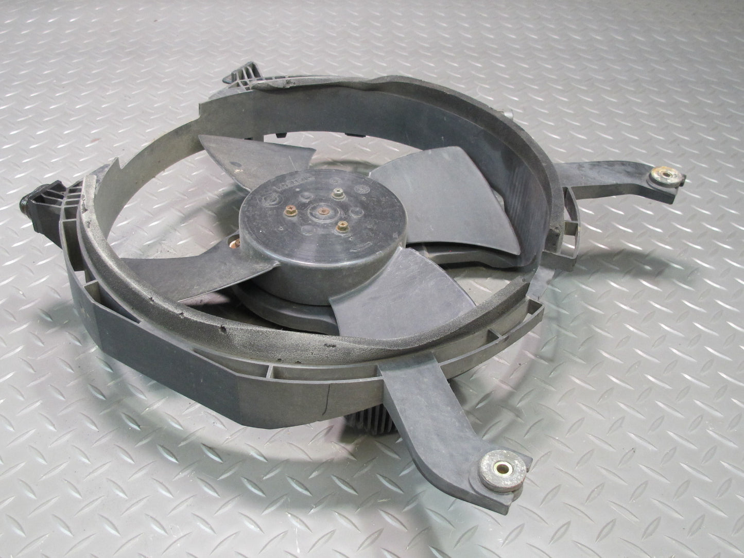 90-96 Nissan Z32 300ZX NON Turbo A/C Condenser 4 Blade Fan Motor OEM