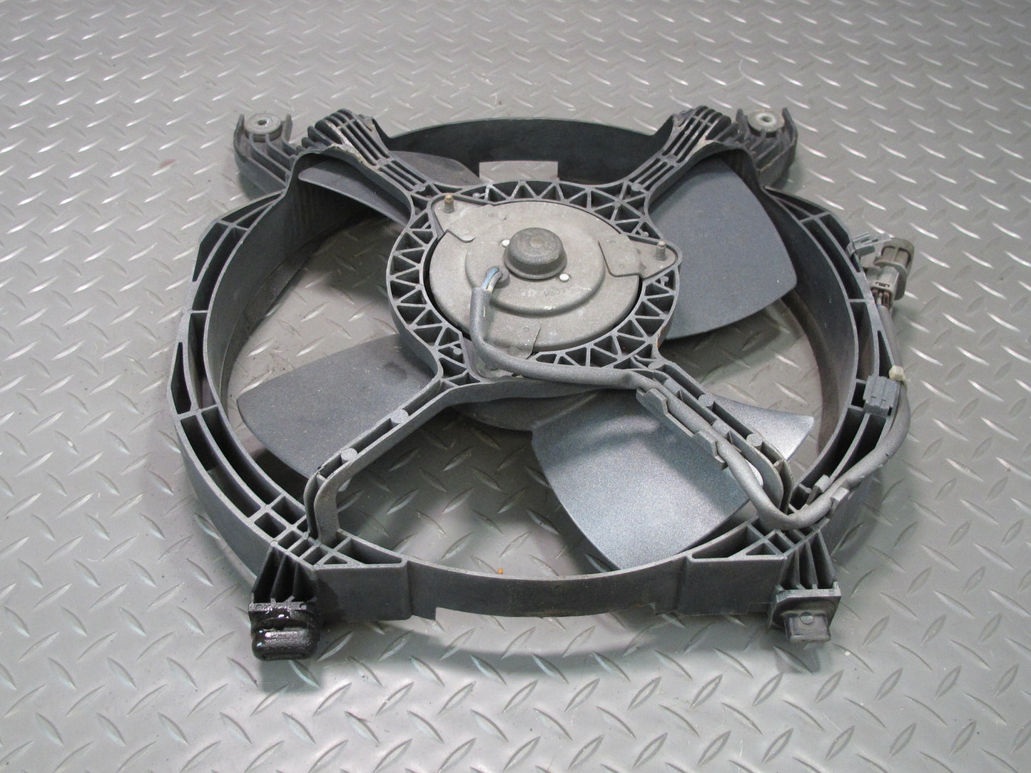90-96 Nissan Z32 300ZX NON Turbo A/C Condenser 4 Blade Fan Motor OEM