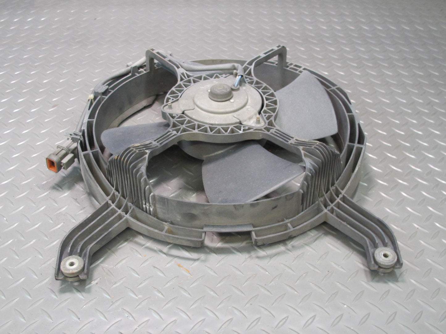 90-96 Nissan Z32 300ZX NON Turbo A/C Condenser 4 Blade Fan Motor OEM