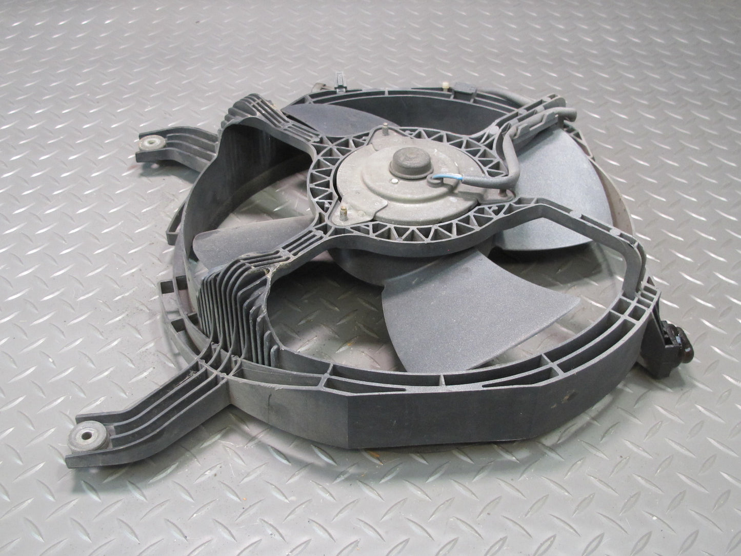 90-96 Nissan Z32 300ZX NON Turbo A/C Condenser 4 Blade Fan Motor OEM