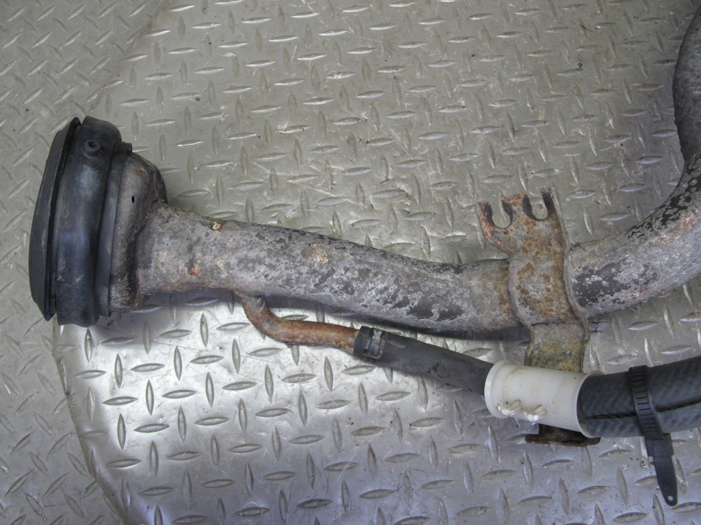 90-93 Nissan Z32 300ZX 2+2 Gas Fuel Tank Filler Neck Pipe w Cap OEM