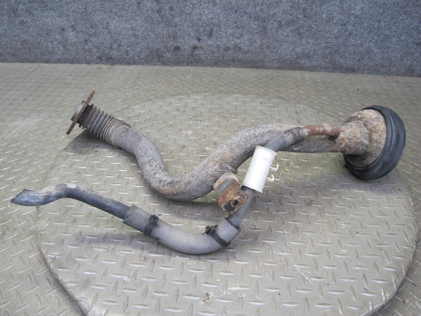 90-93 Nissan Z32 300ZX 2+2 Gas Fuel Tank Filler Neck Pipe w Cap OEM