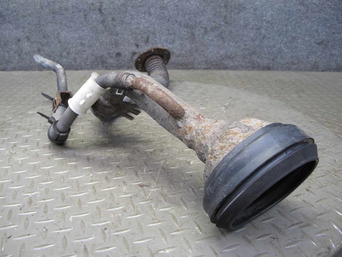 90-93 Nissan Z32 300ZX 2+2 Gas Fuel Tank Filler Neck Pipe w Cap OEM