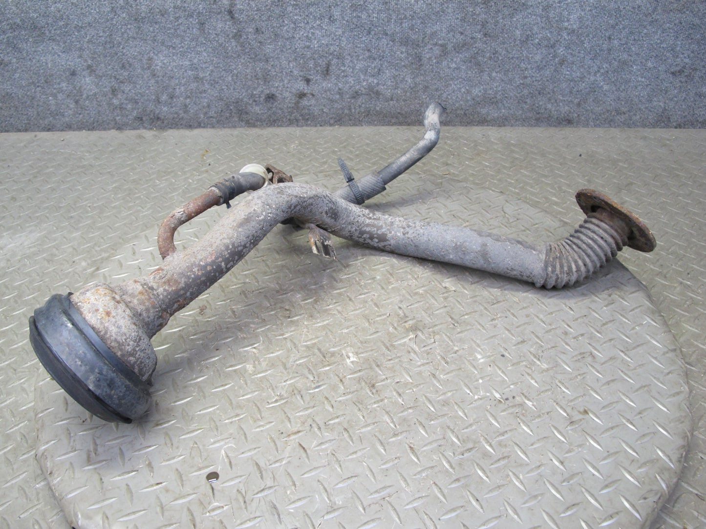 90-93 Nissan Z32 300ZX 2+2 Gas Fuel Tank Filler Neck Pipe w Cap OEM