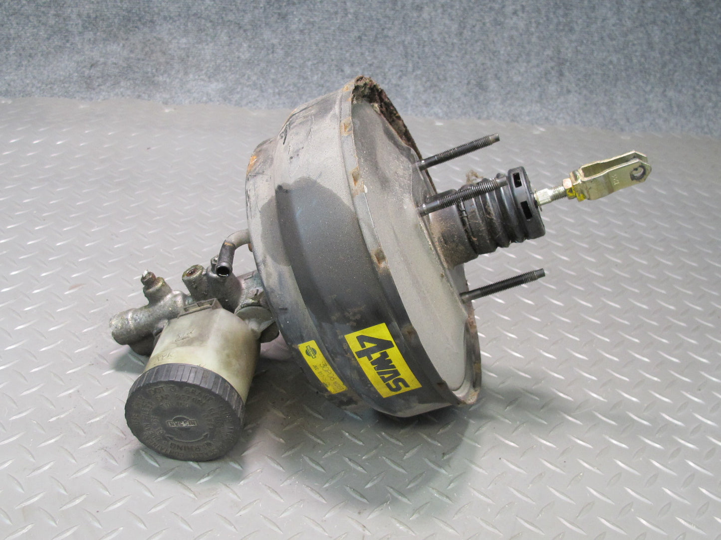 1990 Nissan Z32 300ZX NA Brake Master Cylinder Booster Fluid Reservoir OEM