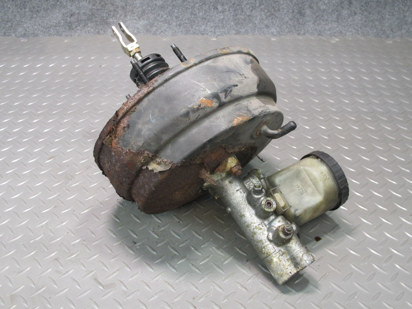 1990 Nissan Z32 300ZX NA Brake Master Cylinder Booster Fluid Reservoir OEM