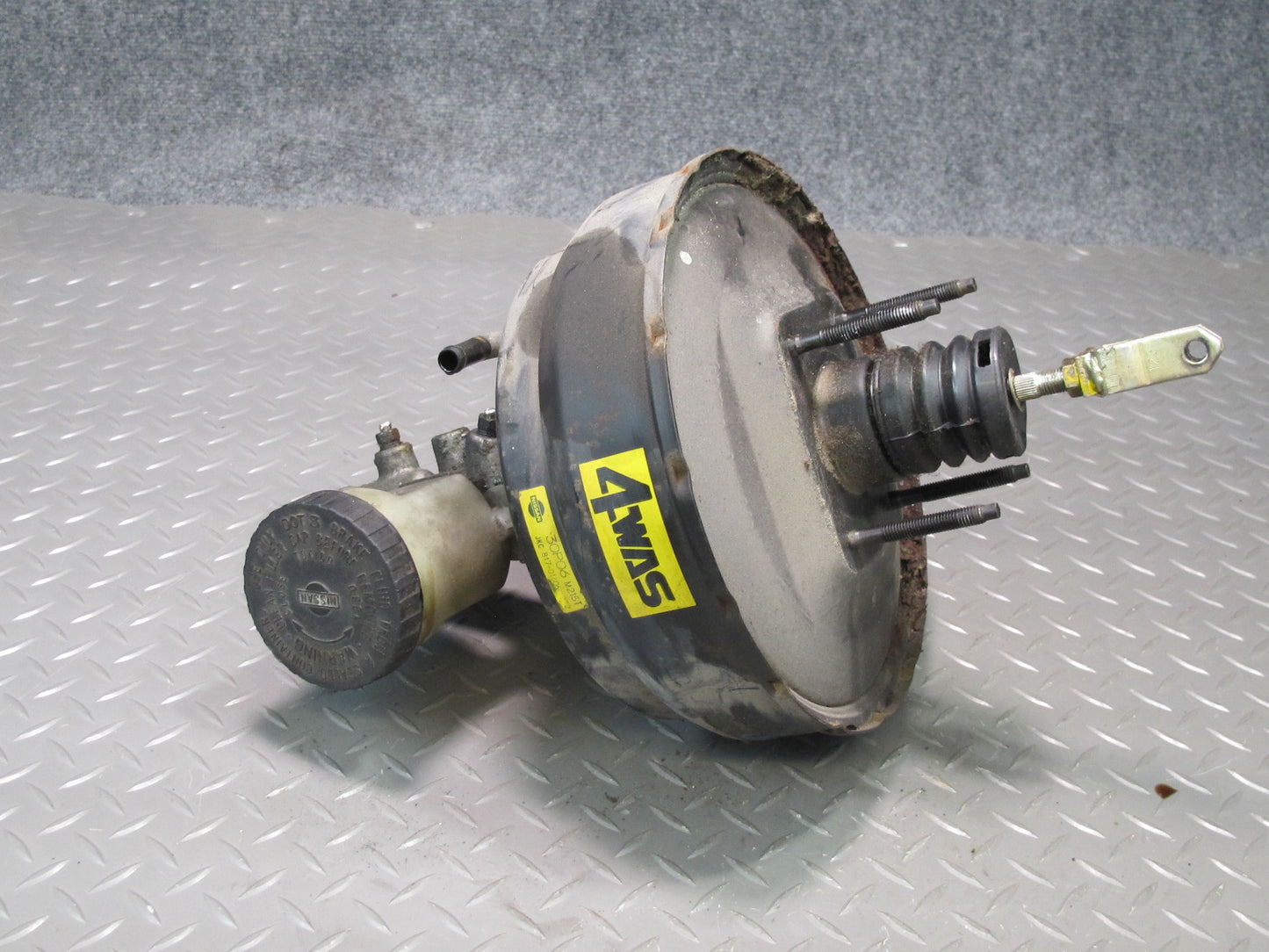 1990 Nissan Z32 300ZX NA Brake Master Cylinder Booster Fluid Reservoir OEM