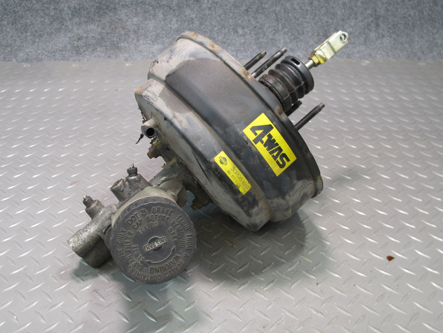 1990 Nissan Z32 300ZX NA Brake Master Cylinder Booster Fluid Reservoir OEM