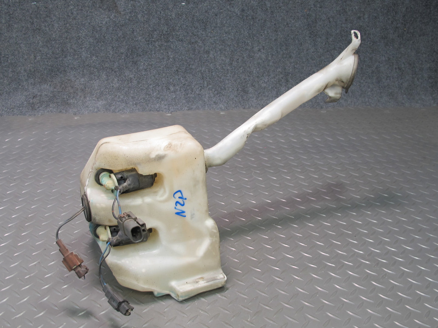 90-91 Nissan Z32 300ZX 2+2 Windshield Washer Reservoir Tank w Pumps Assembly OEM