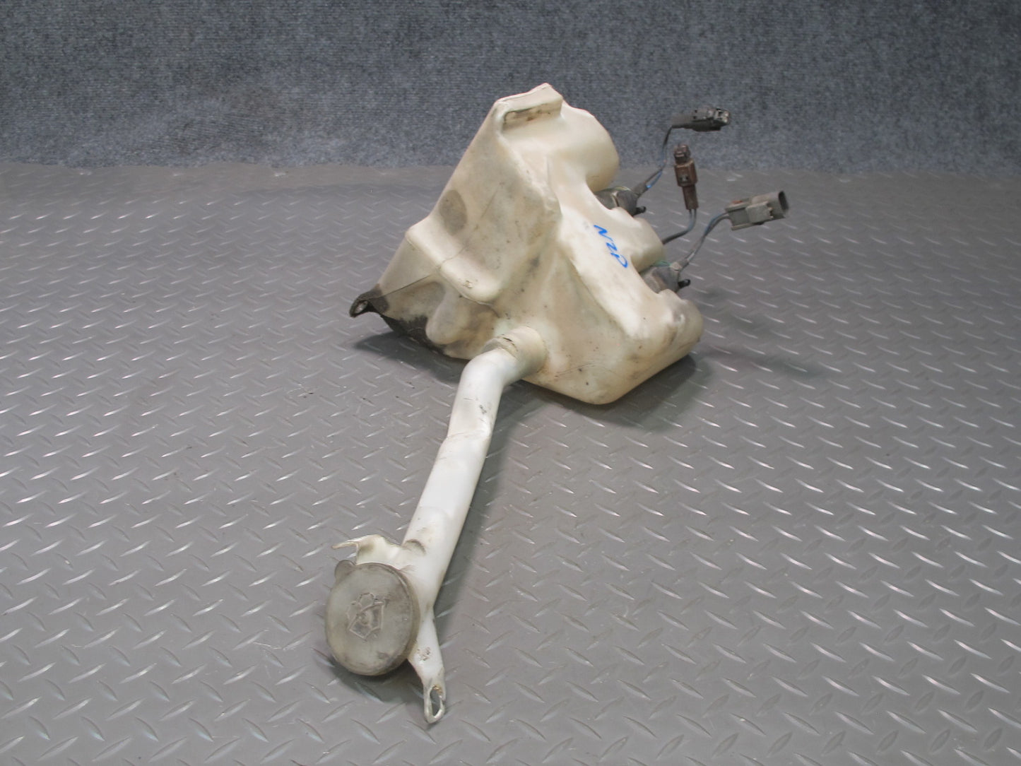 90-91 Nissan Z32 300ZX 2+2 Windshield Washer Reservoir Tank w Pumps Assembly OEM