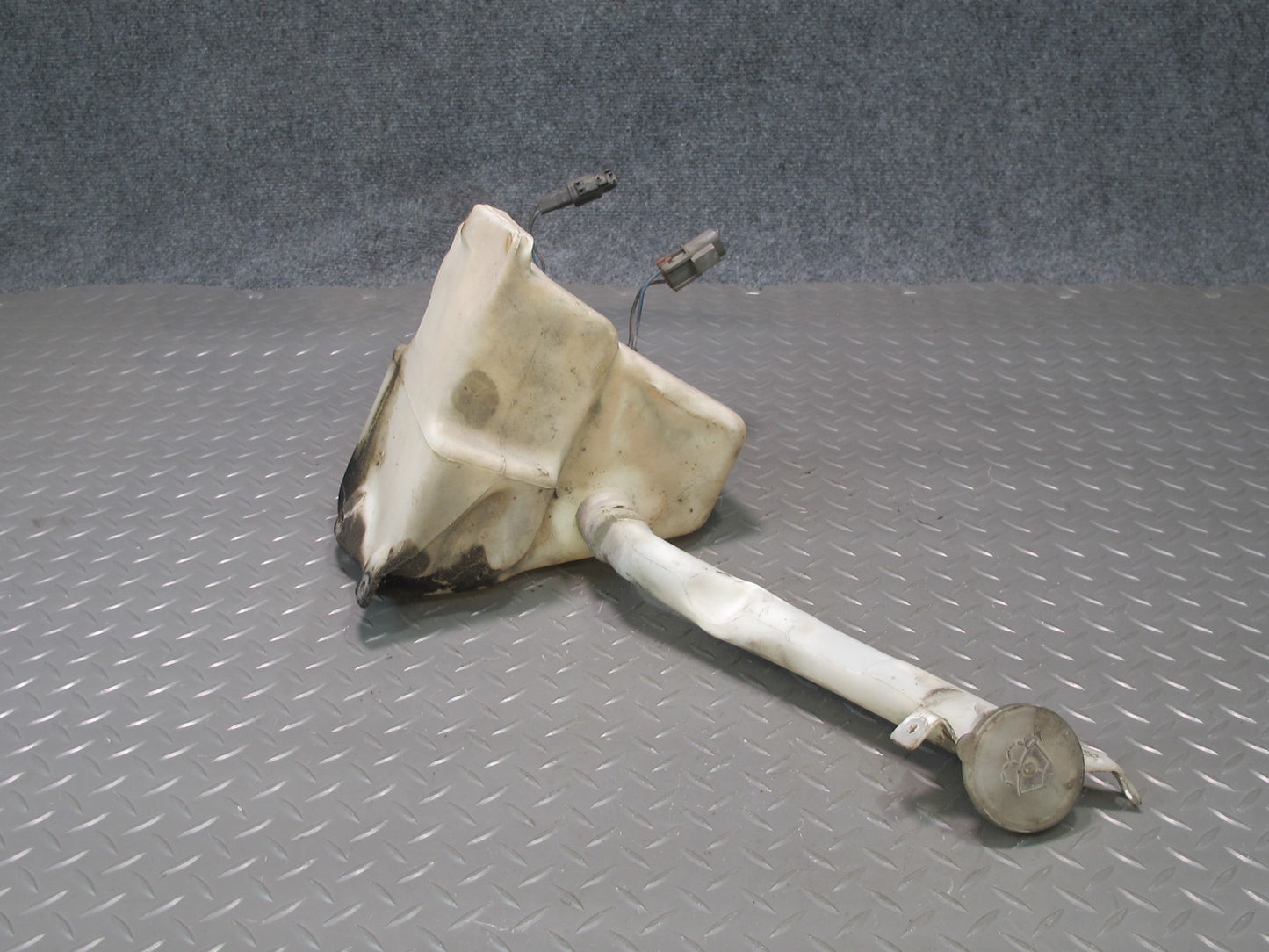 90-91 Nissan Z32 300ZX 2+2 Windshield Washer Reservoir Tank w Pumps Assembly OEM