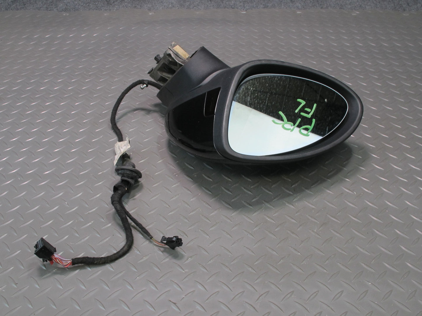 2011-2014 Porsche Cayenne 958 Left Side Rear View Door Mirror W/ Blind Spot