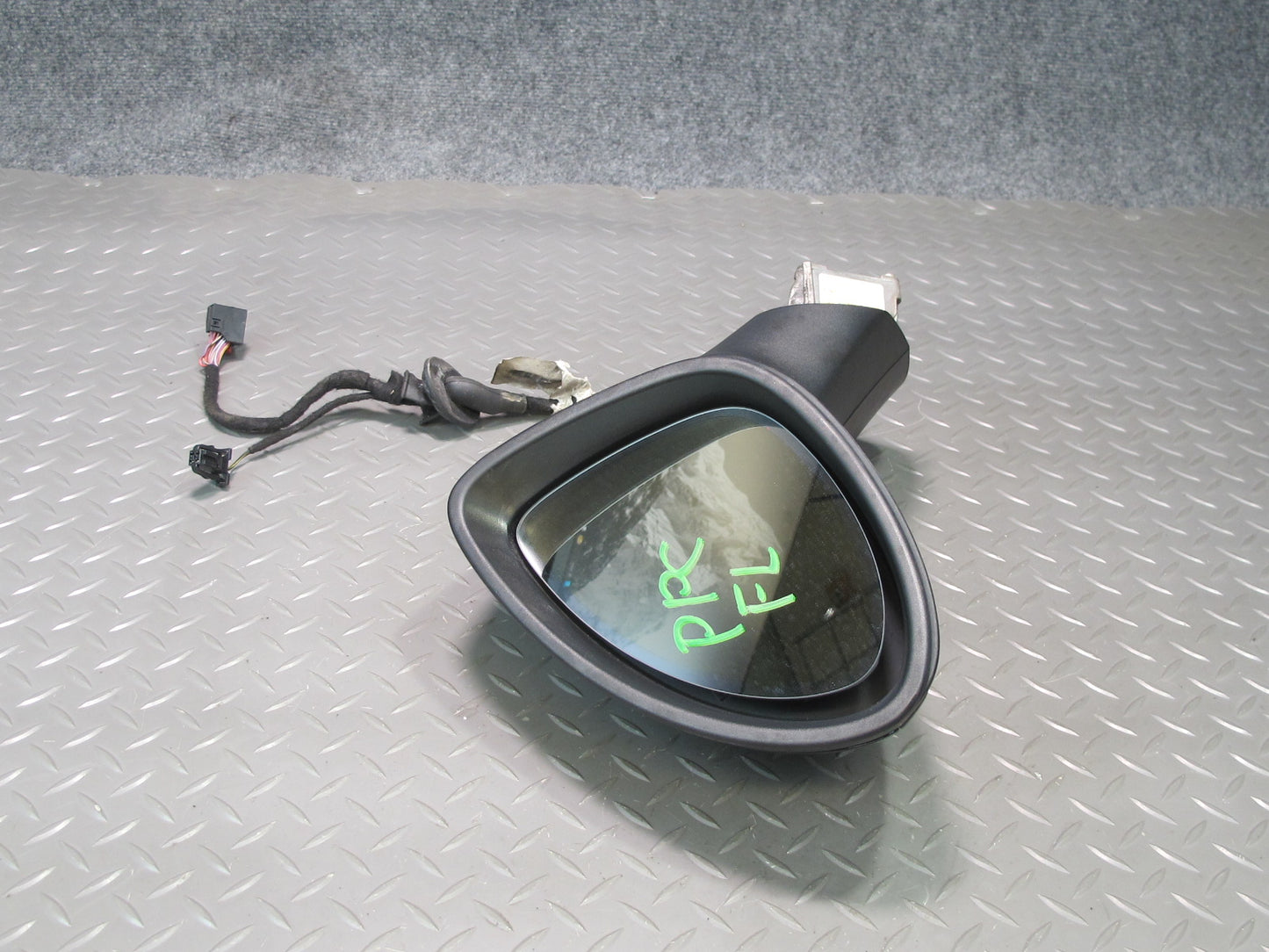 2011-2014 Porsche Cayenne 958 Left Side Rear View Door Mirror W/ Blind Spot