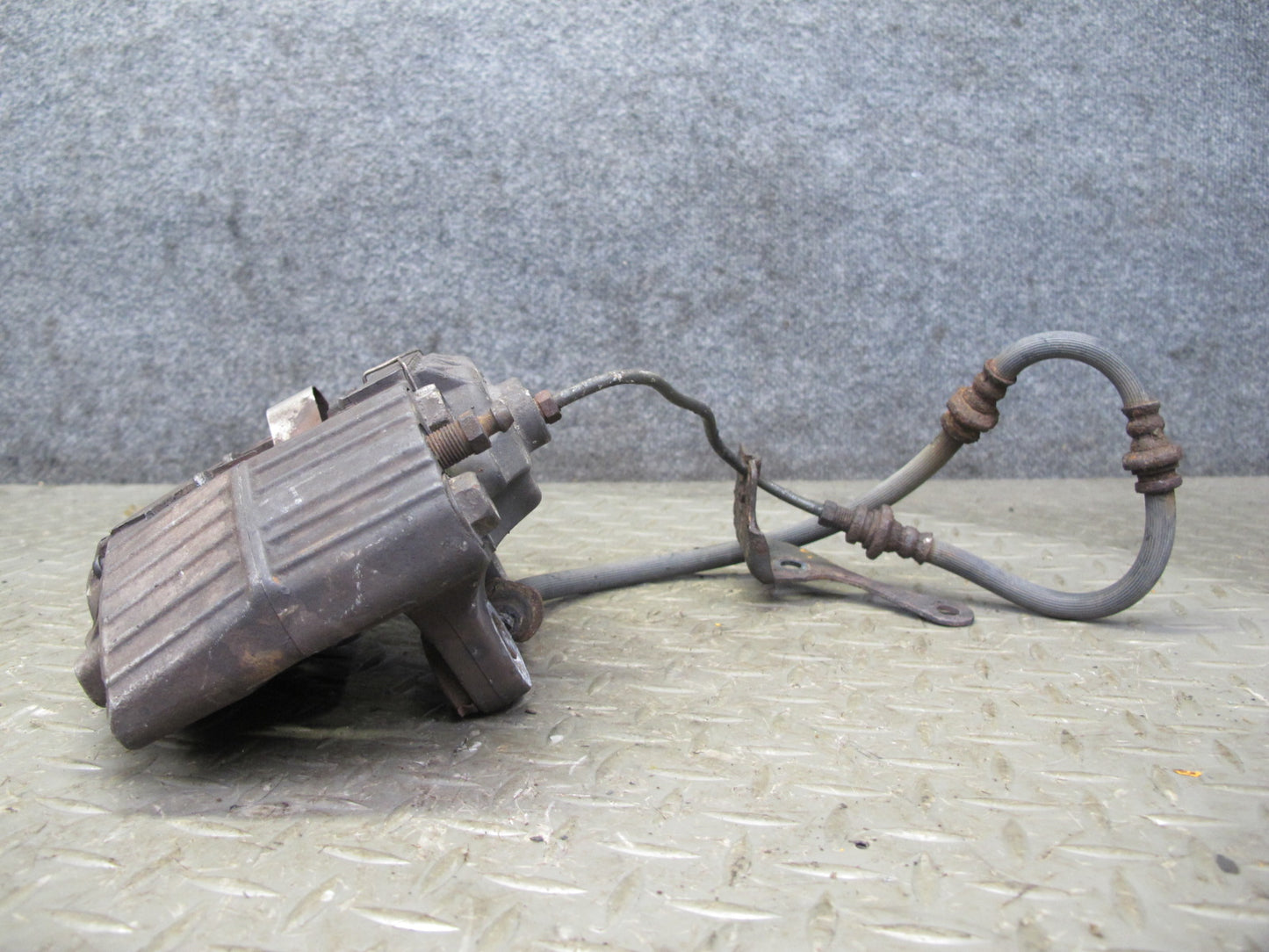 90-91 Nissan Z32 300ZX NON Turbo Set of 2 Front Left & Right Brake Caliper OEM