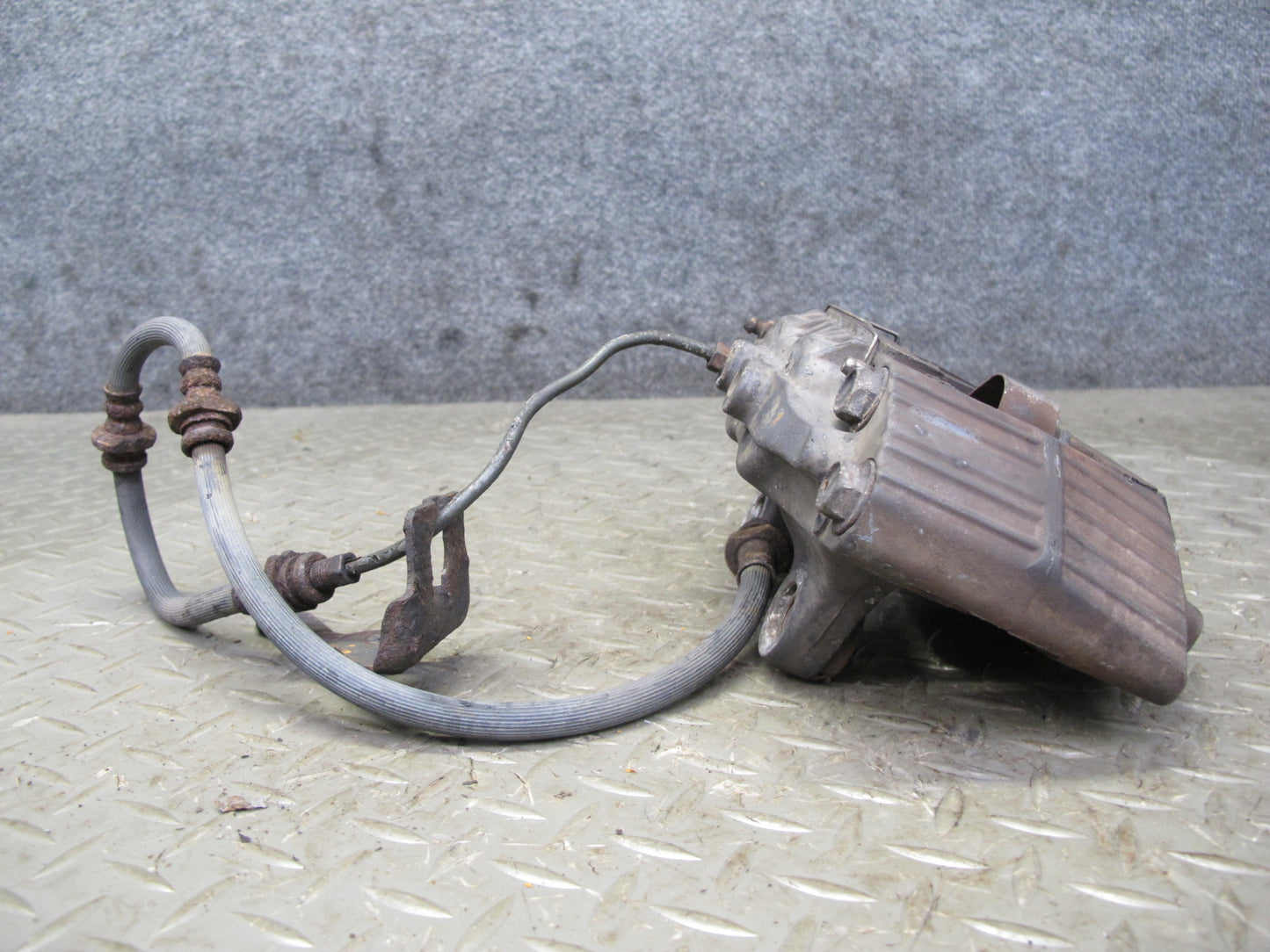 90-91 Nissan Z32 300ZX NON Turbo Set of 2 Front Left & Right Brake Caliper OEM