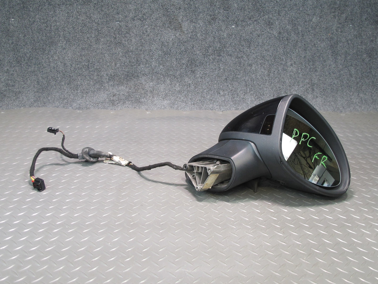 2011-2014 Porsche Cayenne 958 Right Side Rear View Door Mirror W/ Blind Spot