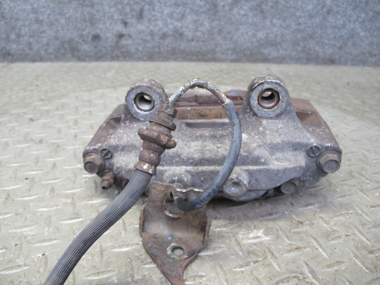 90-91 Nissan Z32 300ZX NON Turbo Set of 2 Front Left & Right Brake Caliper OEM