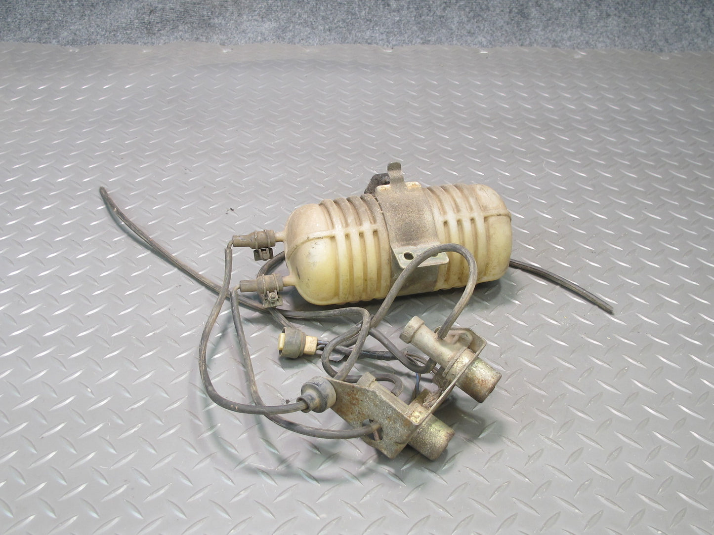 77-78 Datsun S30 280Z A/C Vaccum Bottle Canister w Vacuum Solenoids OEM