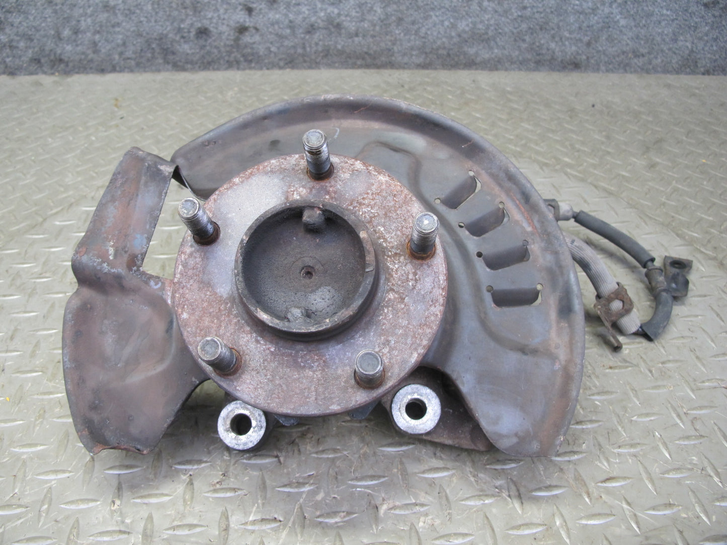 1990 Nissan Z32 300ZX NON Turbo Front Right Spindle Knuckle Wheel Hub OEM