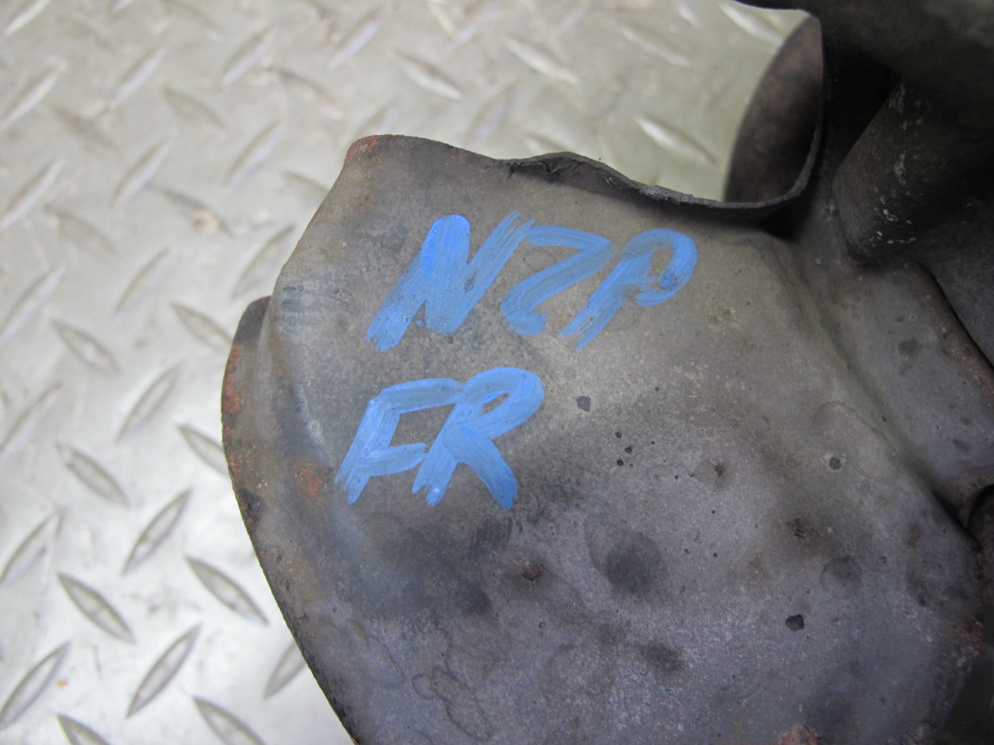 1990 Nissan Z32 300ZX NON Turbo Front Right Spindle Knuckle Wheel Hub OEM