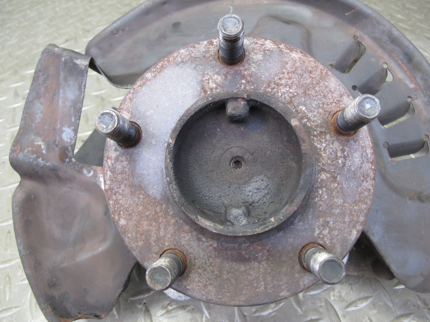 1990 Nissan Z32 300ZX NON Turbo Front Right Spindle Knuckle Wheel Hub OEM