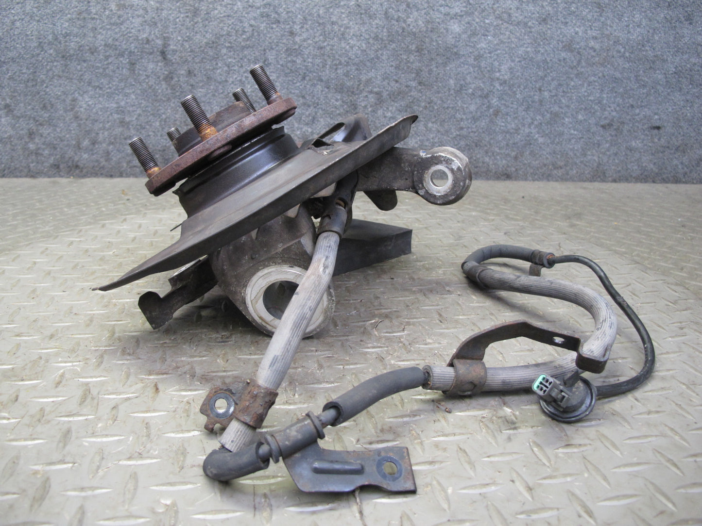 1990 Nissan Z32 300ZX NON Turbo Front Right Spindle Knuckle Wheel Hub OEM