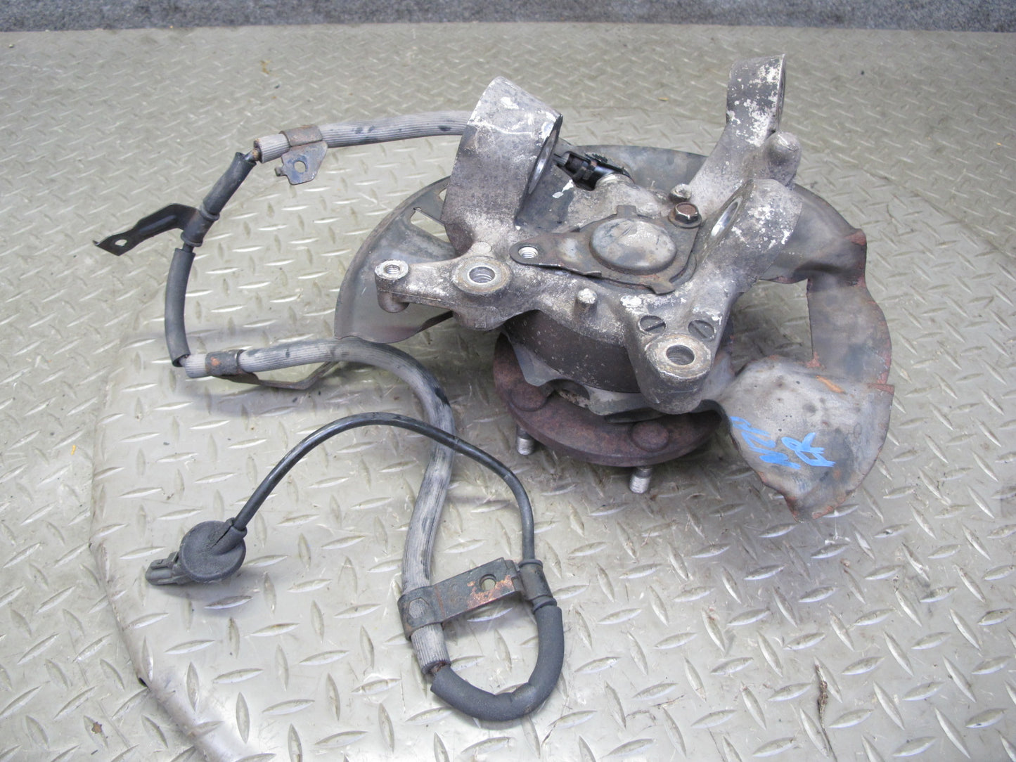 1990 Nissan Z32 300ZX NON Turbo Front Right Spindle Knuckle Wheel Hub OEM