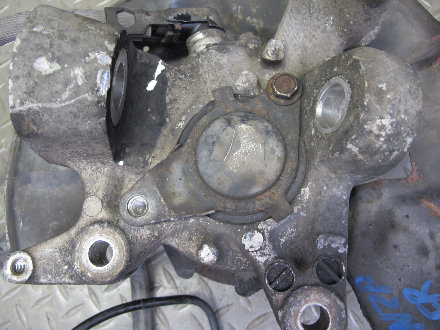 1990 Nissan Z32 300ZX NON Turbo Front Right Spindle Knuckle Wheel Hub OEM