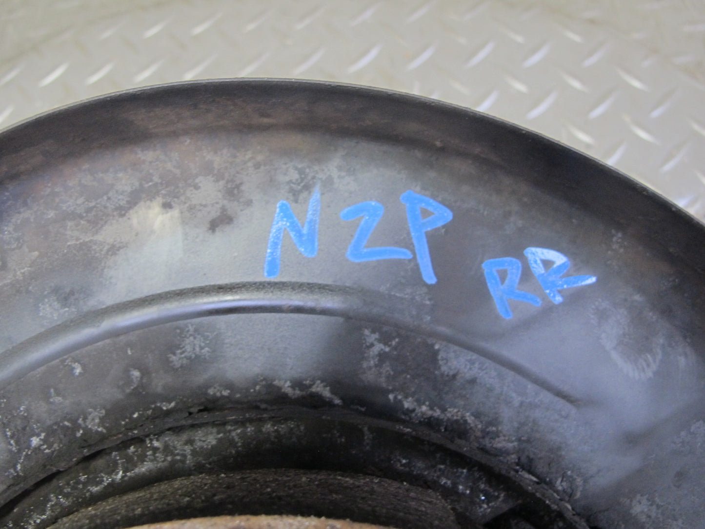 1990 Nissan Z32 300ZX NON Turbo Rear Right Spindle Knuckle Wheel Hub OEM