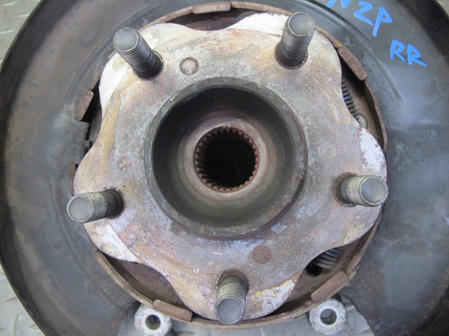 1990 Nissan Z32 300ZX NON Turbo Rear Right Spindle Knuckle Wheel Hub OEM