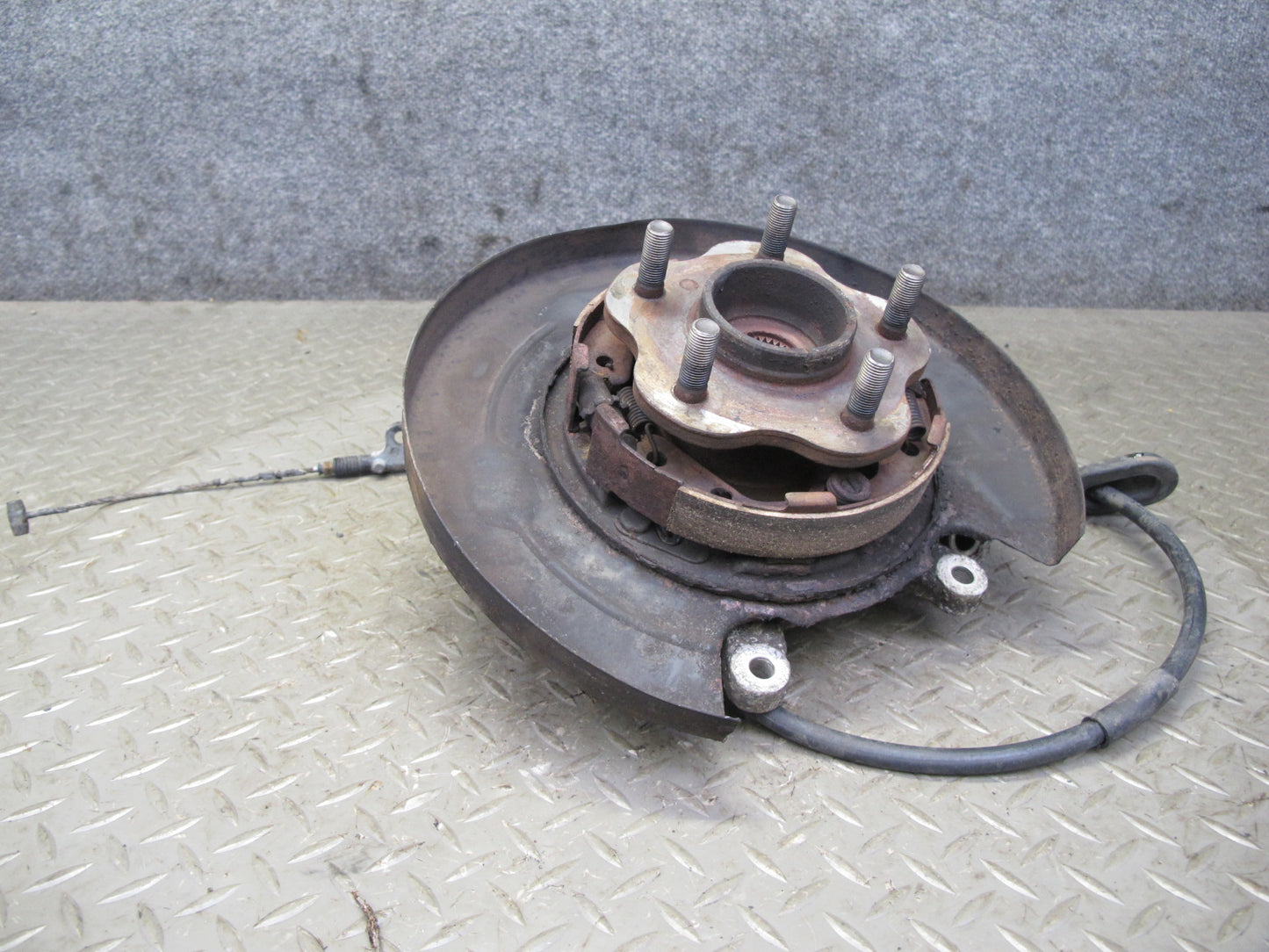 1990 Nissan Z32 300ZX NON Turbo Rear Right Spindle Knuckle Wheel Hub OEM