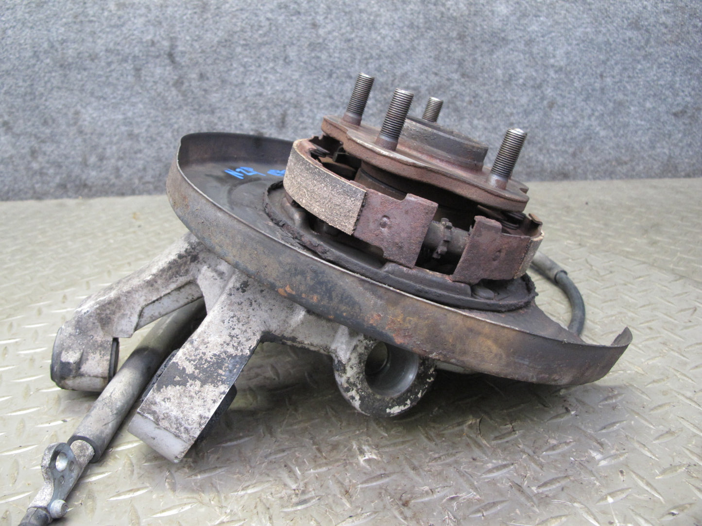 1990 Nissan Z32 300ZX NON Turbo Rear Right Spindle Knuckle Wheel Hub OEM