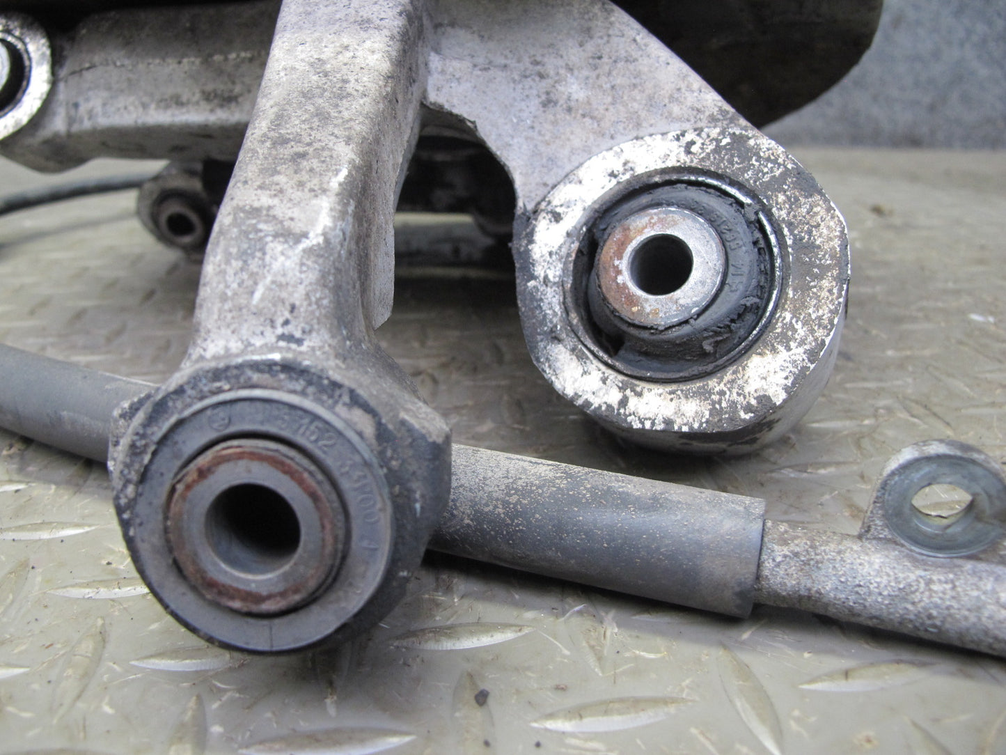 1990 Nissan Z32 300ZX NON Turbo Rear Right Spindle Knuckle Wheel Hub OEM