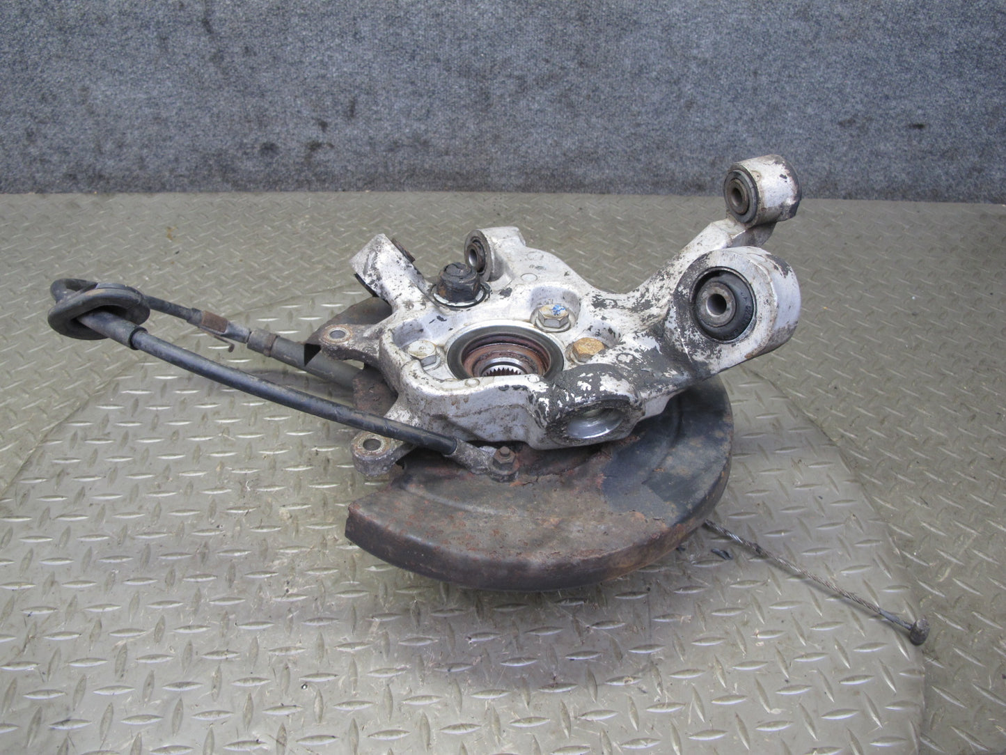 1990 Nissan Z32 300ZX NON Turbo Rear Right Spindle Knuckle Wheel Hub OEM