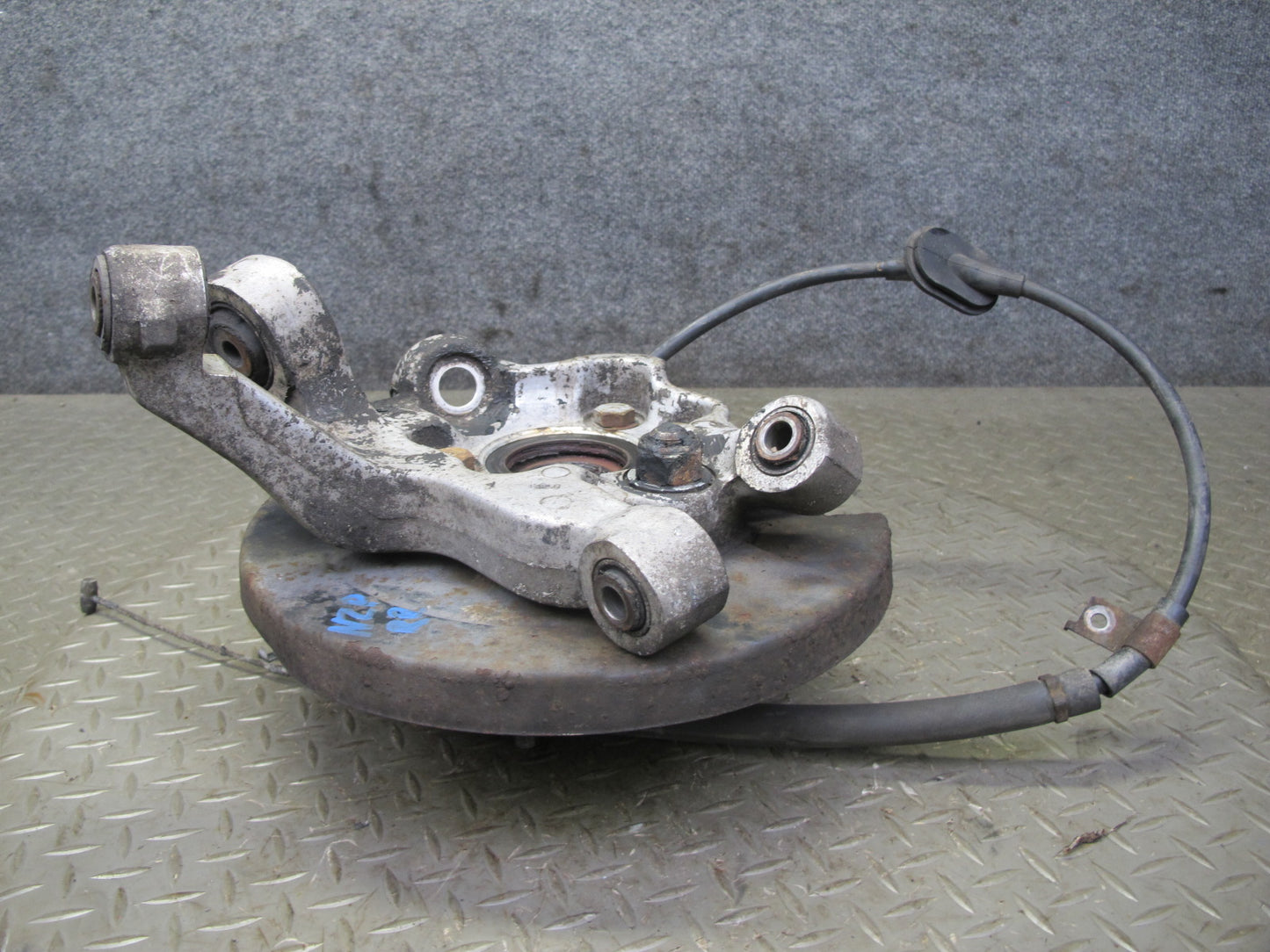 1990 Nissan Z32 300ZX NON Turbo Rear Right Spindle Knuckle Wheel Hub OEM