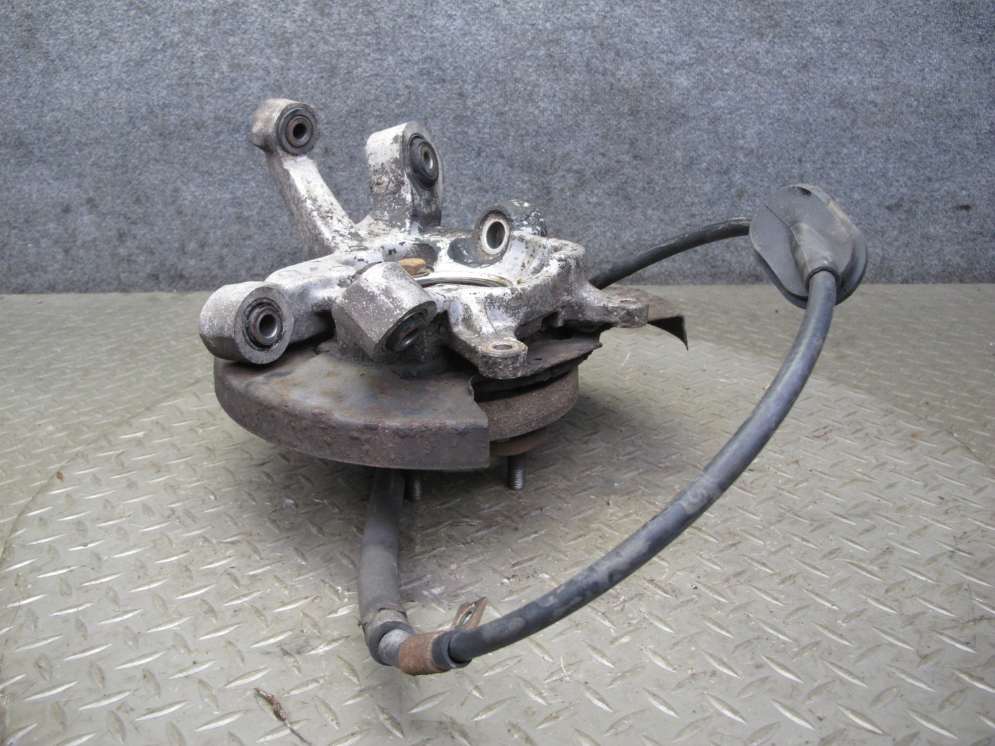 1990 Nissan Z32 300ZX NON Turbo Rear Right Spindle Knuckle Wheel Hub OEM