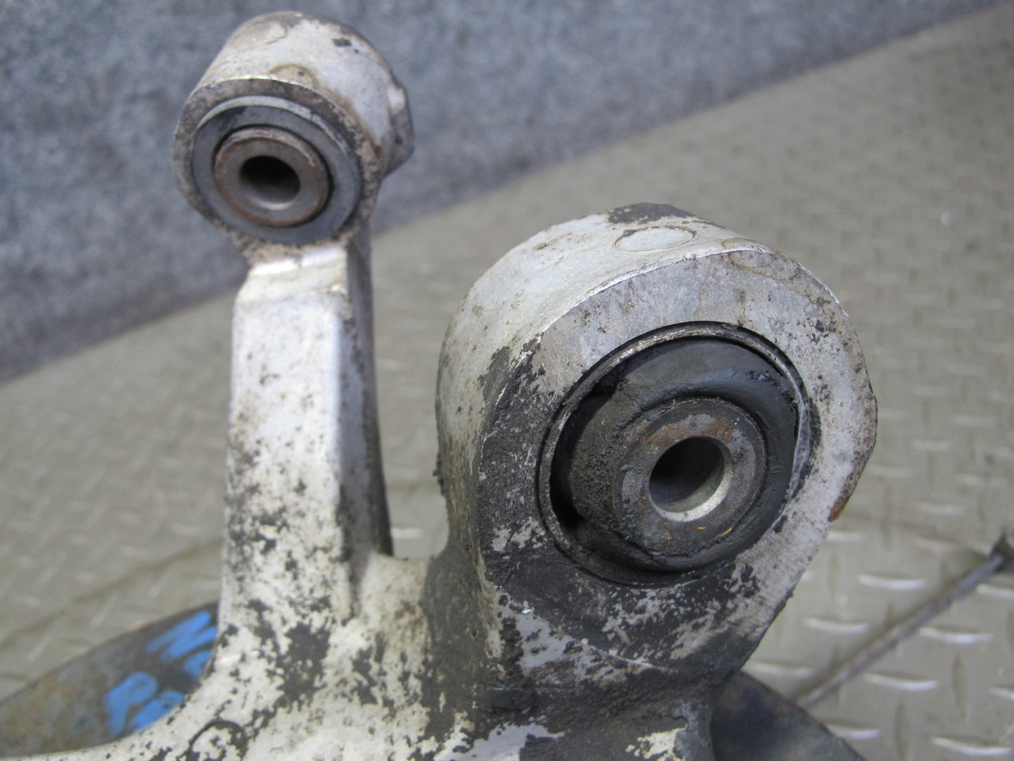 1990 Nissan Z32 300ZX NON Turbo Rear Right Spindle Knuckle Wheel Hub OEM