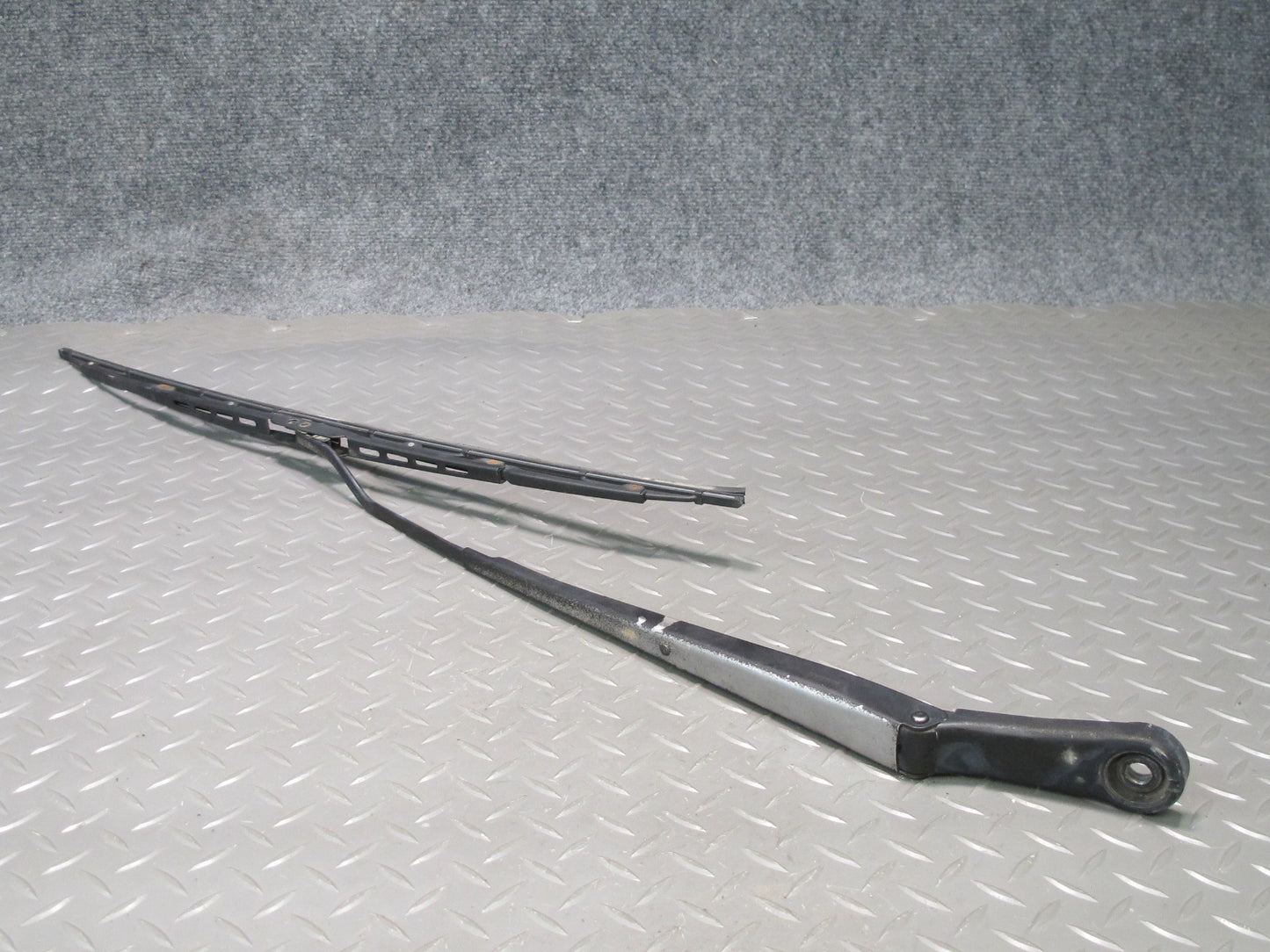 90-96 Nissan Z32 300ZX 2+2 Set of 2 Front Windshield Left & Right Wiper Arm OEM
