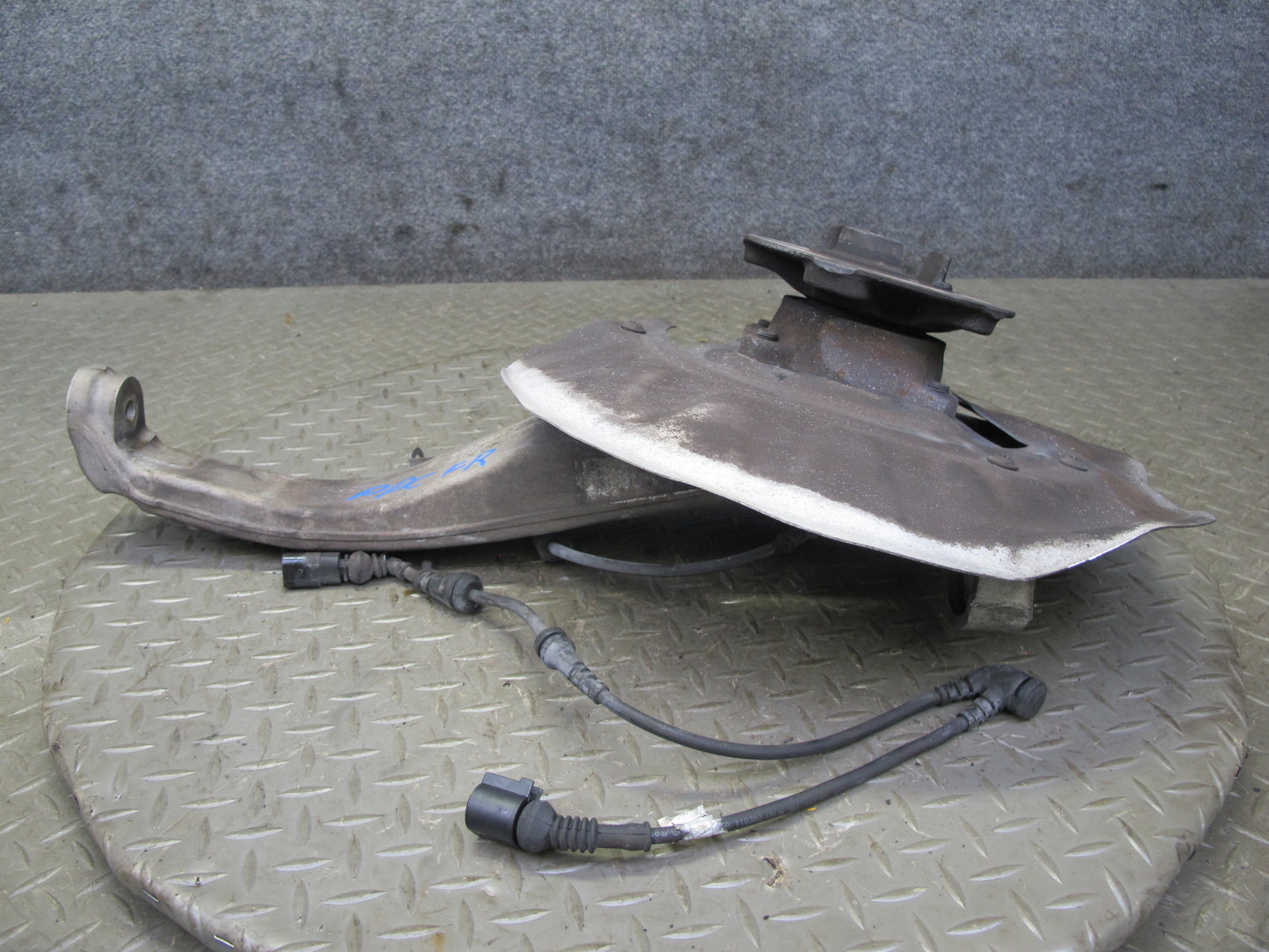 2011-2018 Porsche Cayenne 958 AWD Front Right Spindle Knuckle Wheel Hub Bearing