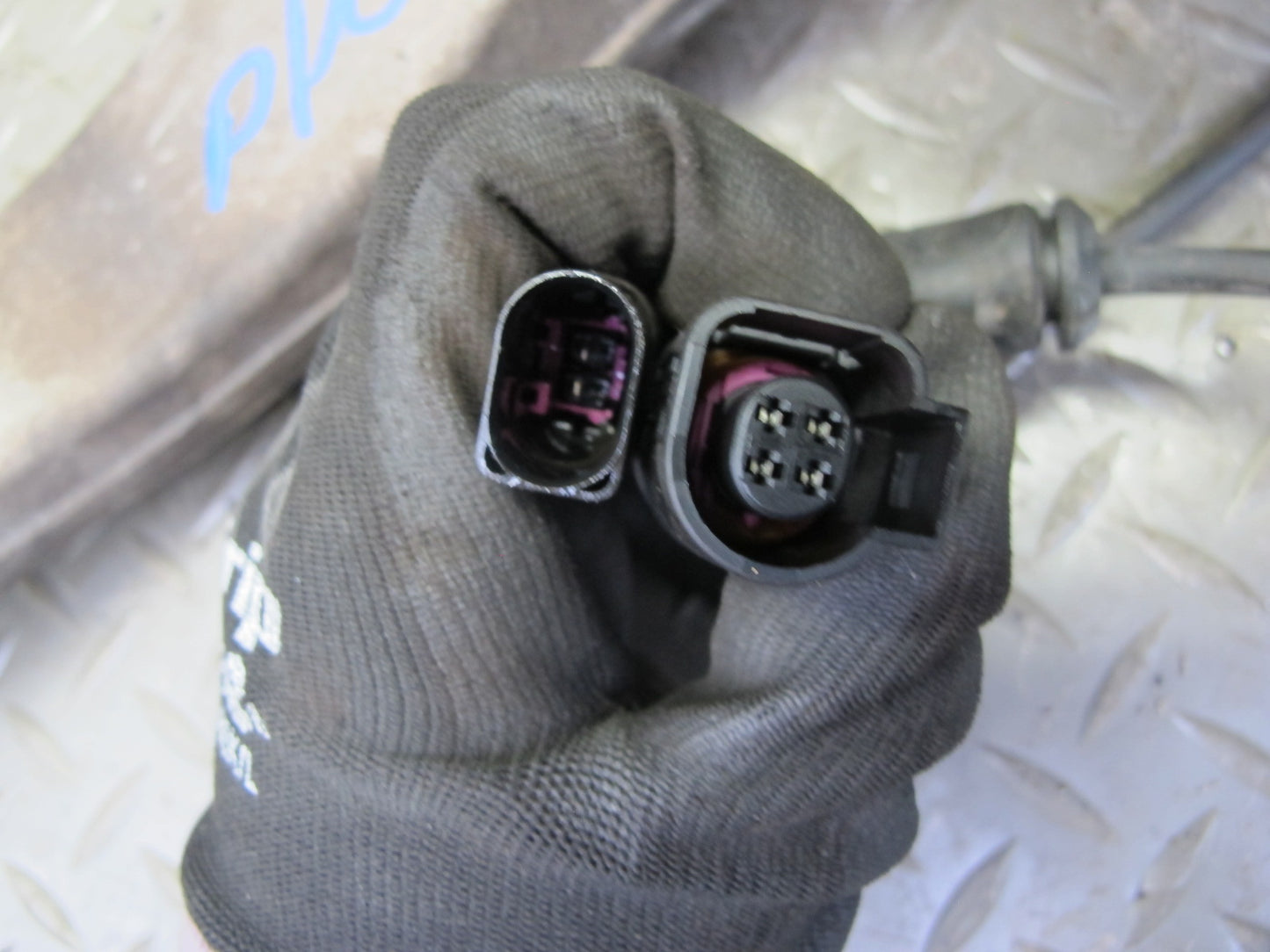 2011-2018 Porsche Cayenne 958 AWD Front Right Spindle Knuckle Wheel Hub Bearing