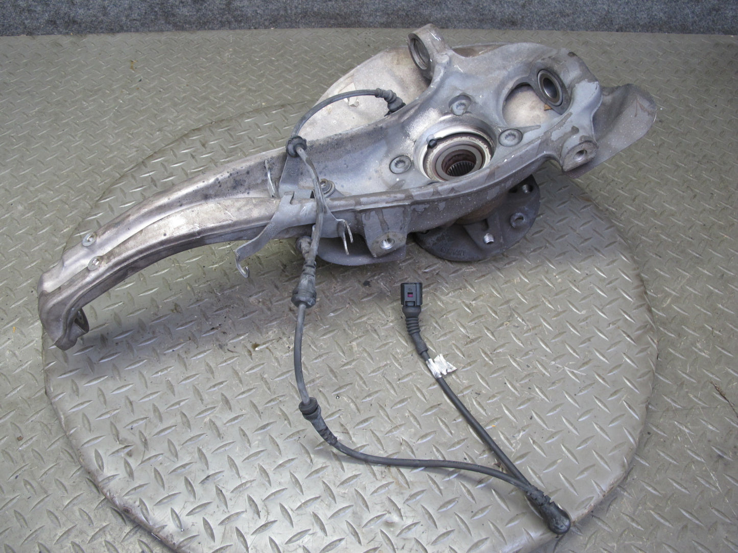 2011-2018 Porsche Cayenne 958 AWD Front Right Spindle Knuckle Wheel Hub Bearing